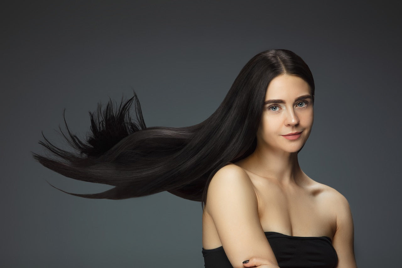 How to Straighten Hair Naturally at Home: 8 Remedies and Tips